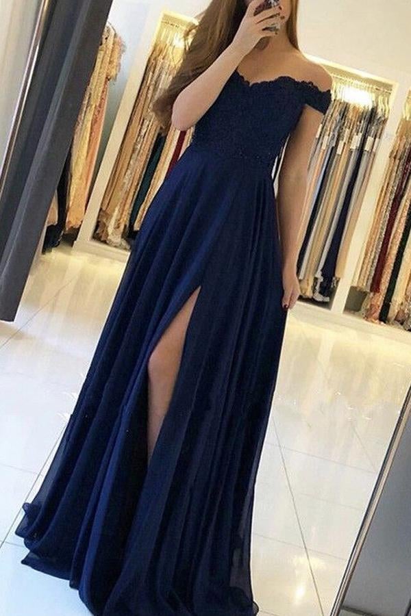 Vestidos de fiesta sencillos de gasa azul marino con corte en A, hombros descubiertos y abertura lateral
