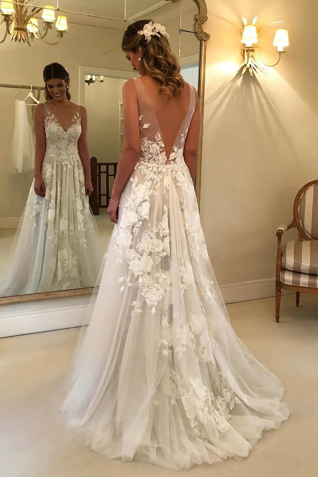 Fabulosos vestidos de novia de tul, corte A, escote en V, largo hasta el suelo, con encaje y apliques