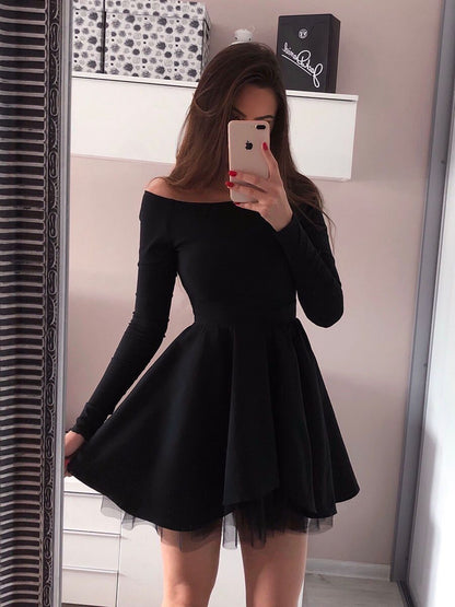 Vestidos de fiesta cortos negros sencillos con mangas y hombros descubiertos para la fiesta de bienvenida.