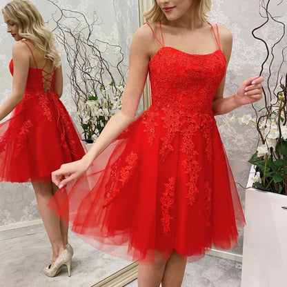 Vestidos de fiesta cortos de encaje rojo con tirantes finos, vestidos de graduación cortos de encaje rojo para el regreso a casa.
