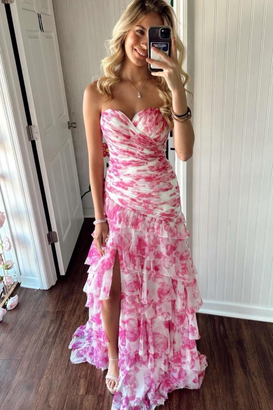 Elegante vestido formal largo con estampado floral y abertura en capas