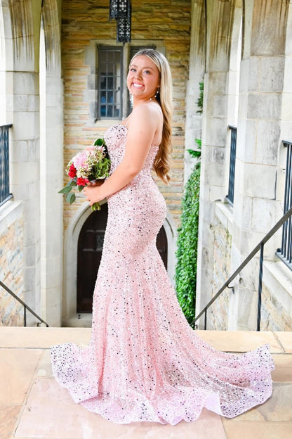 Vestido formal largo con tirantes y lentejuelas azul claro con cuentas