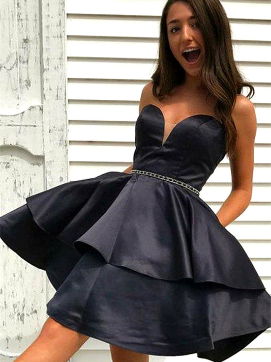 Vestidos de fiesta con escote corazón y espalda corta, vestidos negros cortos para graduación y regreso a casa.