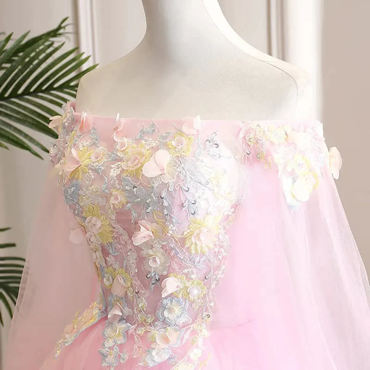 Vestido formal de tul rosa con hombros descubiertos, vestido de fiesta con flores rosas para quinceañeras TP1143