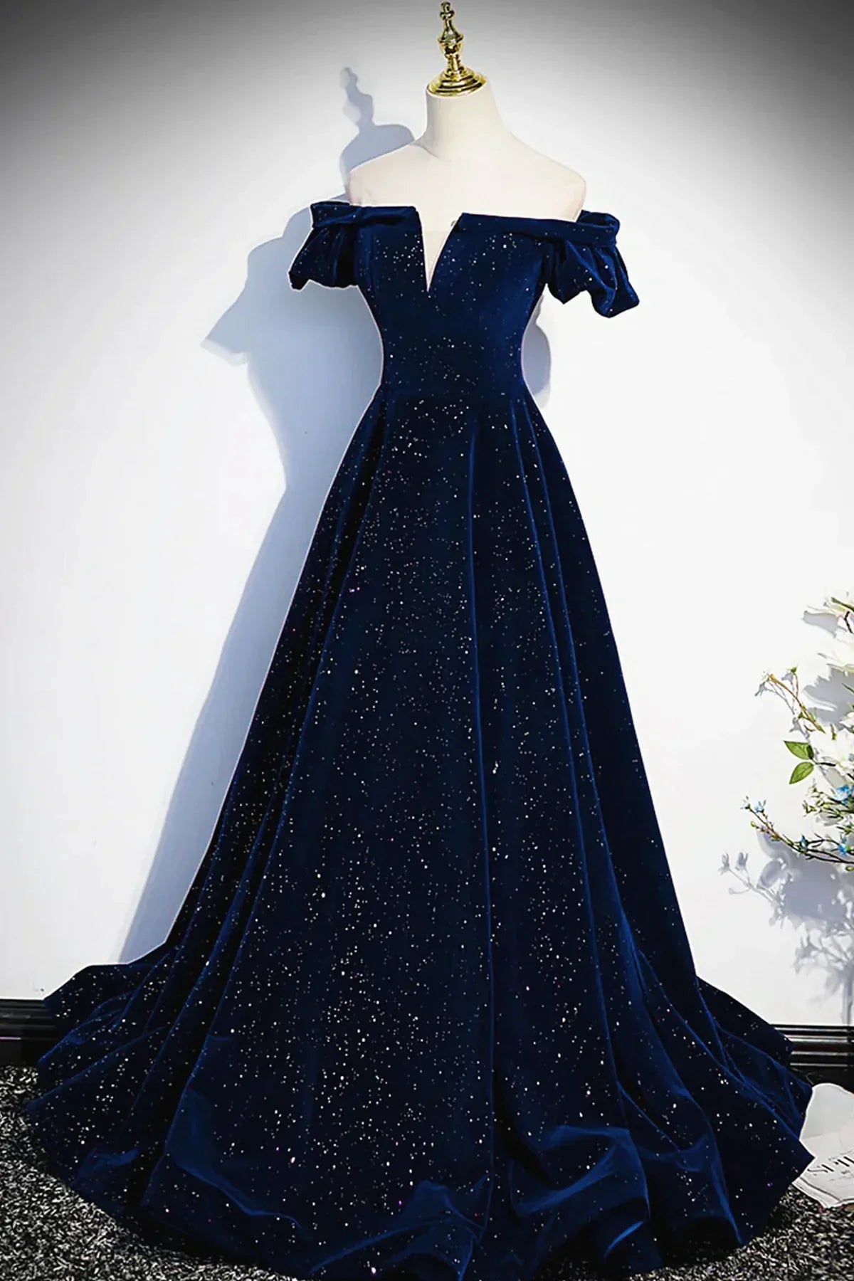 Vestido de fiesta largo de terciopelo azul marino con hombros descubiertos, vestido de fiesta azul marino, vestido formal TP1182