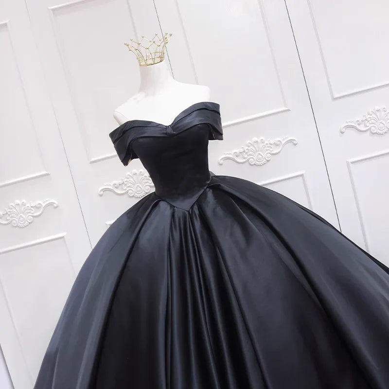 Vestido formal largo de satén negro con escote en forma de corazón, vestido negro para quinceañeras TP1198