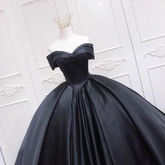Vestido formal largo de satén negro con escote en forma de corazón, vestido negro para quinceañeras TP1198