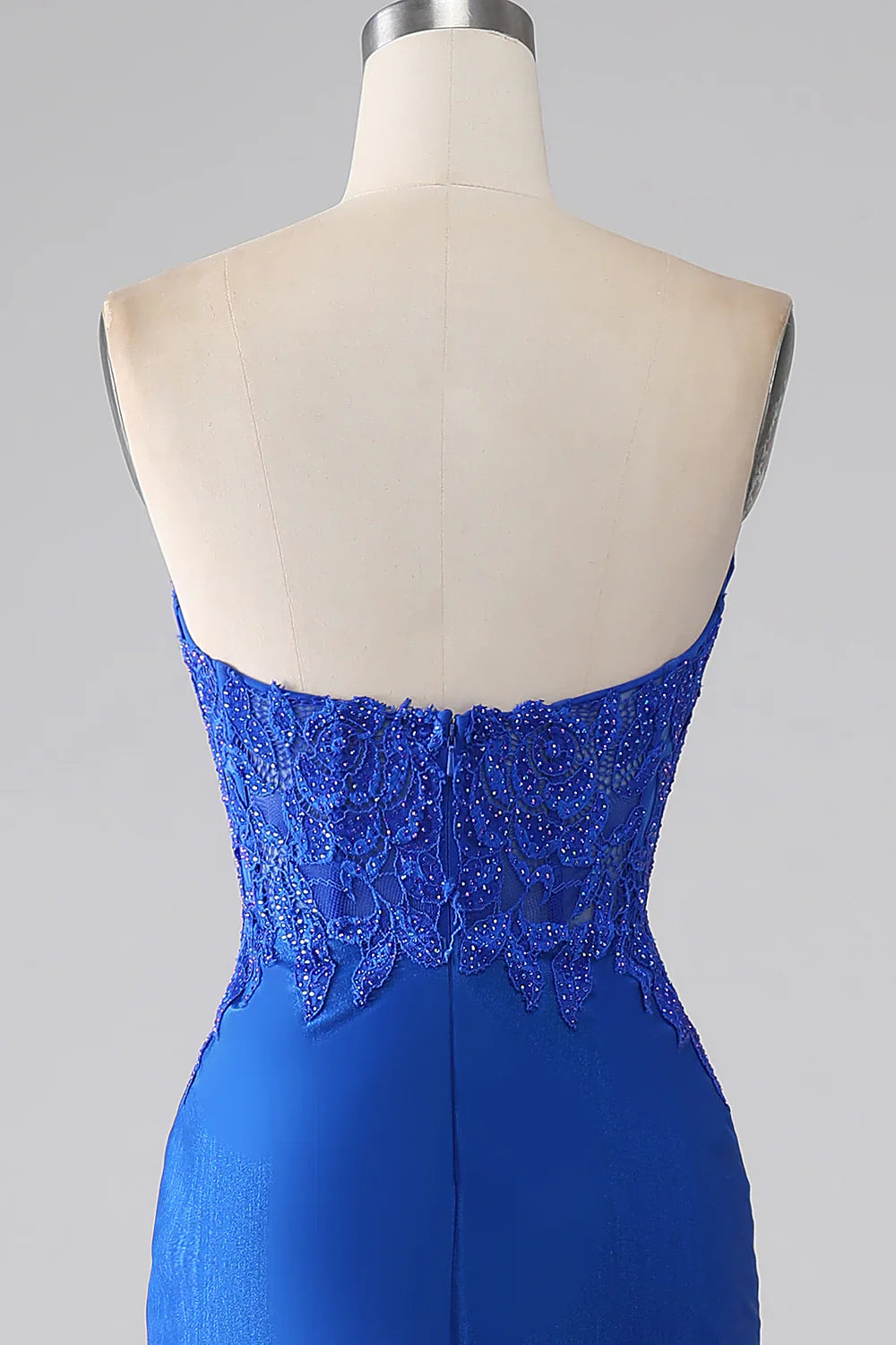 Vestido de fiesta largo azul real de sirena, sin tirantes, con cuentas y apliques TP1387