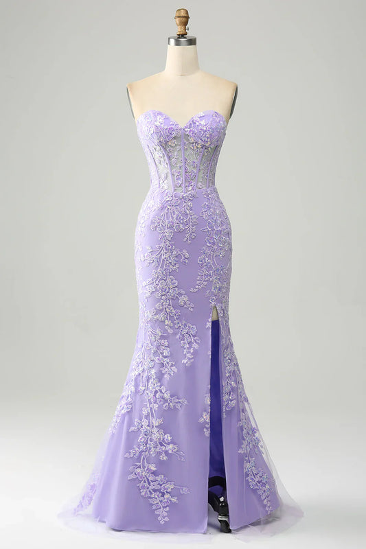 Vestido de fiesta morado claro con escote corazón, corte sirena, apliques de corsé y abertura lateral TP1398