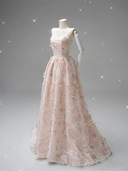 Vestido de noche rosa con escote en forma de A, sin tirantes y bordado de tul TP1412