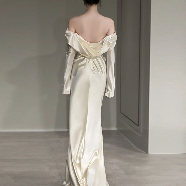 Elegante vestido de fiesta largo de satén blanco con mangas largas TP1538