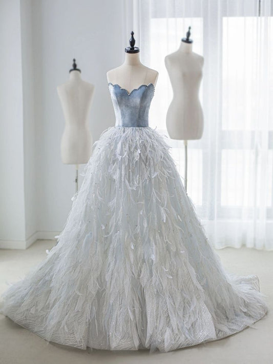 Vestido de fiesta azul claro de corte A, sin tirantes, con plumas, largo hasta el suelo, TP1587