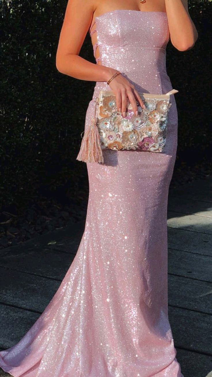 Vestido de noche largo sirena rosa brillante sin tirantes y espalda descubierta TP1718