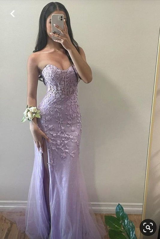 Vestido de fiesta largo sin tirantes, de tul con abertura alta y escote corazón, color morado, TP1743