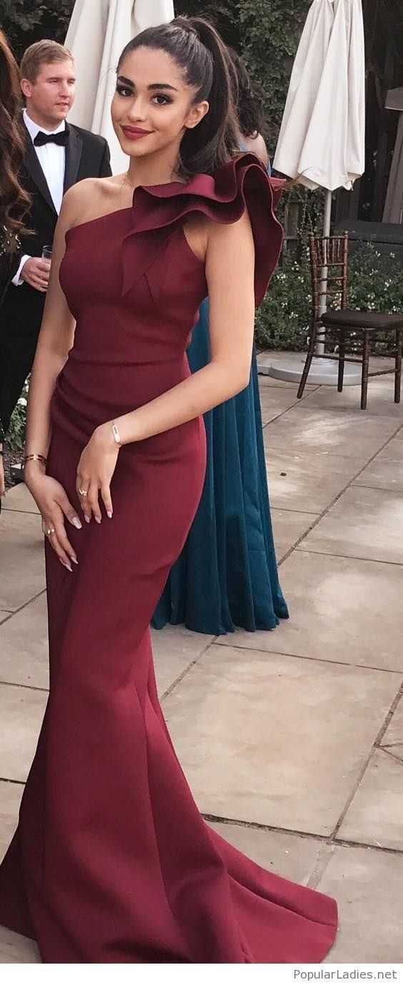 Elegante vestido de fiesta de satén estilo sirena color burdeos con un solo hombro TP1770
