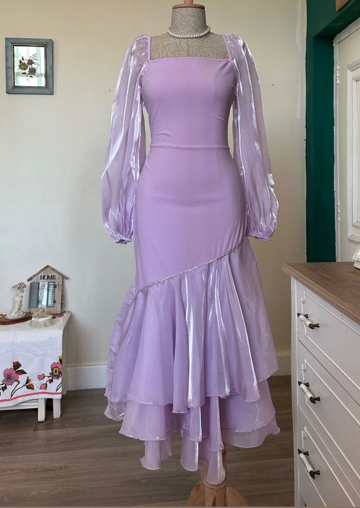 Vestido de noche elegante morado de manga larga con volantes TP1781