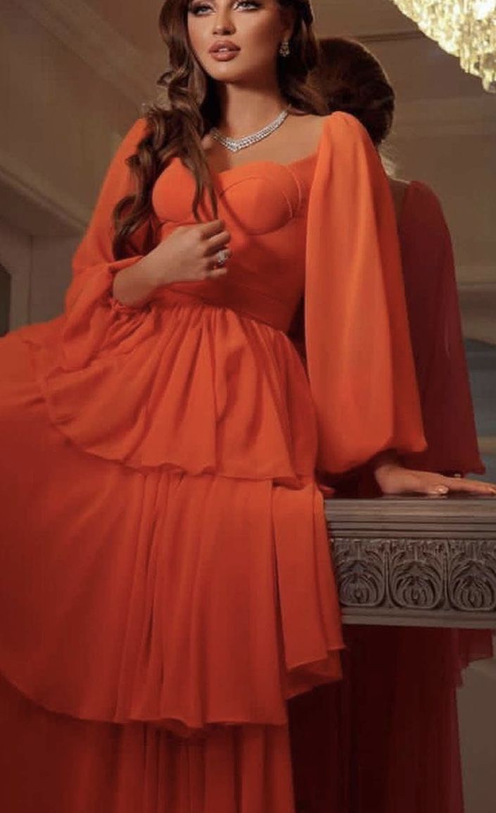 Vestido de noche largo de tul en capas, corte A, manga larga, color naranja, TP1788