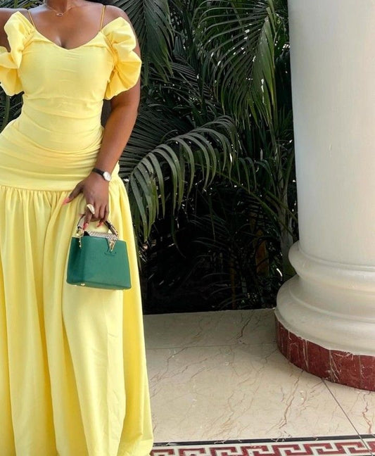 Vestido de noche largo elegante amarillo con escote en A, tirantes finos y hombros descubiertos TP1884