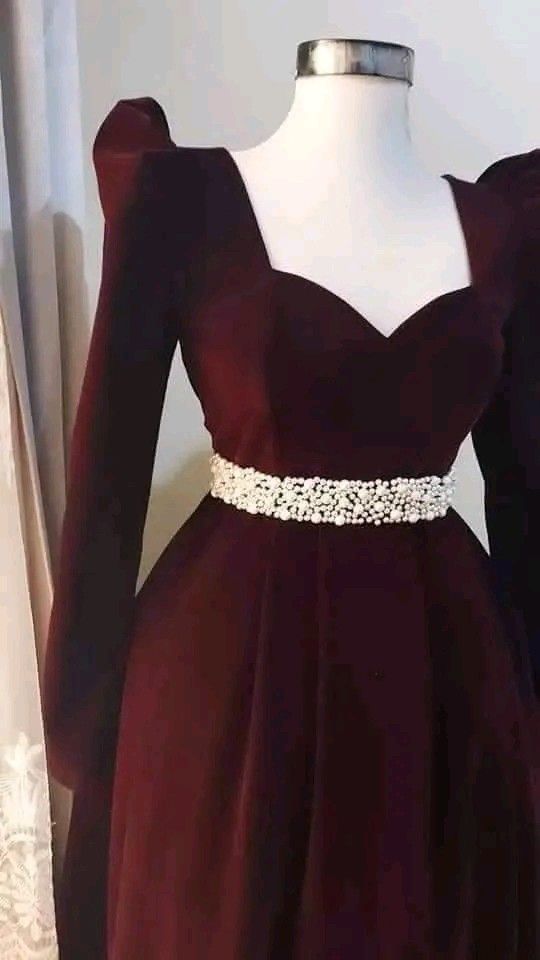 Vestido de noche burdeos de terciopelo, corte A, manga larga, con perlas, largo hasta el suelo, TP1949