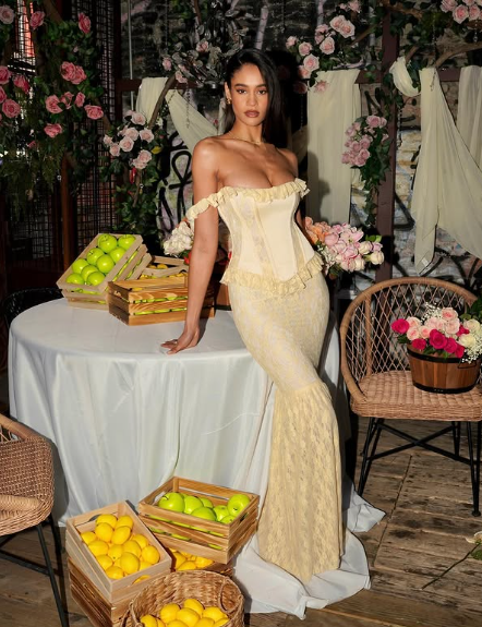 Elegante vestido de noche amarillo claro de dos piezas con encaje de sirena y escote en V TP1966