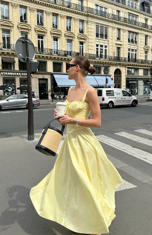Elegante vestido de fiesta amarillo con corte en A, tirantes y abertura hasta los tobillos TP1987