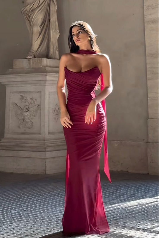 Elegante vestido de fiesta de sirena con hombros descubiertos y largo hasta el suelo en color burdeos TP1992