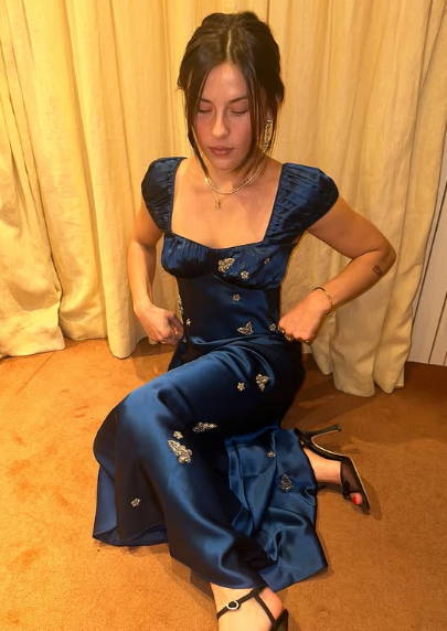 Vestido de noche azul marino suave de satén con mangas cortas y largo hasta los tobillos TP2021