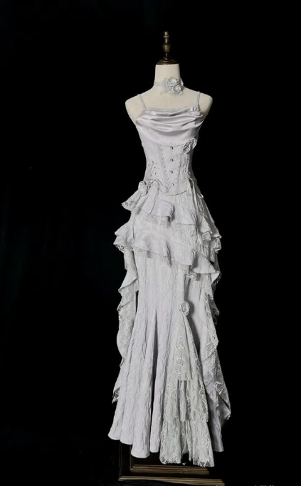 Vestido de noche vintage gris plateado con tirantes de sirena, sin mangas y borde de encaje, TP2032