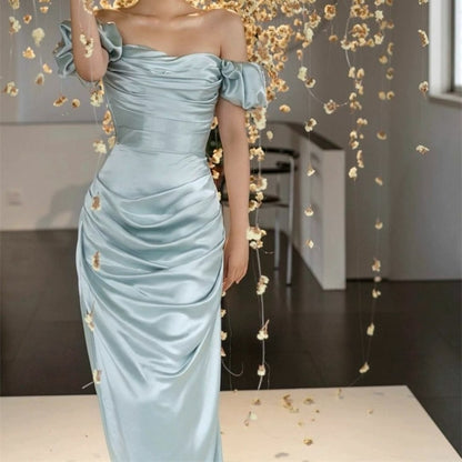 Elegante vestido de dama de honor azul con escote sirena y abertura en los hombros TP2094