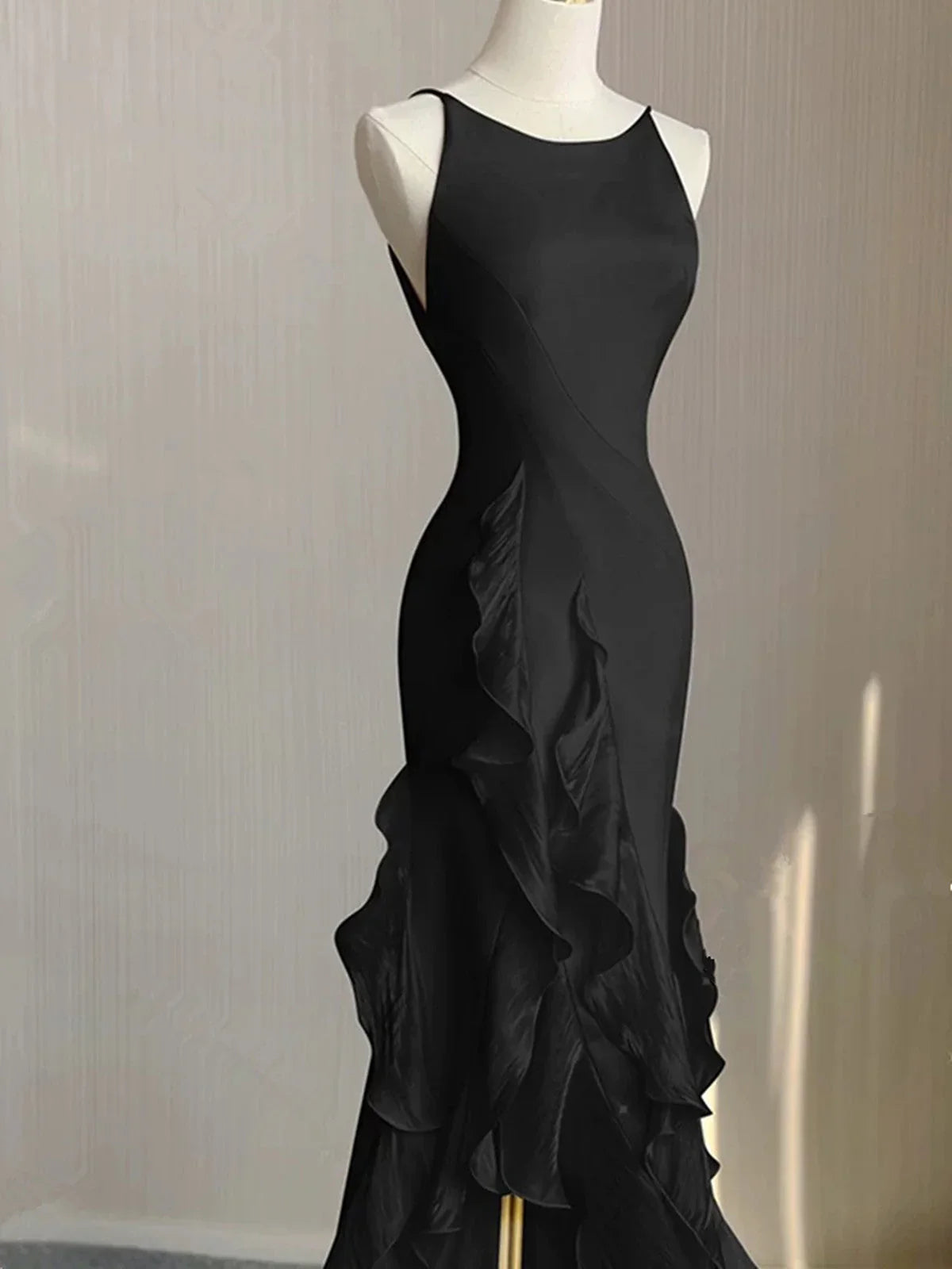 Vestido de fiesta negro con escote redondo, espalda baja y corte alto, vestido de fiesta negro con cuello halter TP2124