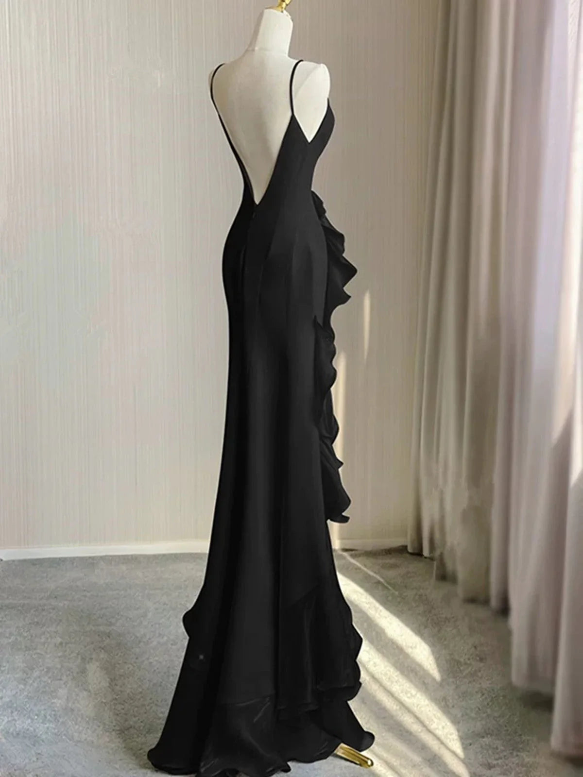 Vestido de fiesta negro con escote redondo, espalda baja y corte alto, vestido de fiesta negro con cuello halter TP2124
