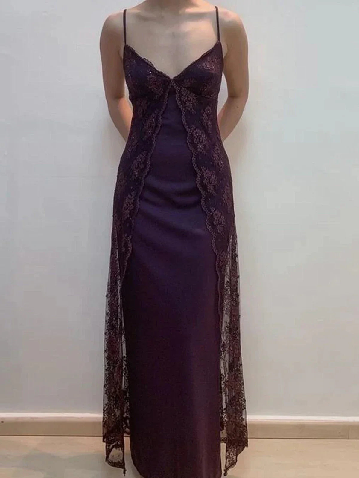 Vestido de fiesta morado con escote en V, tirantes finos y encaje, corte A, largo y formal, TP2128