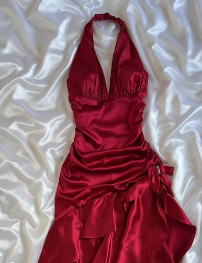Elegante vestido de fiesta de sirena de satén con cuello halter rojo y dobladillo irregular TP2140