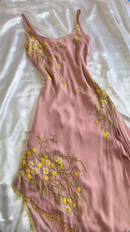 Vestido de fiesta vintage rosa sin tirantes con falda irregular floral TP2213