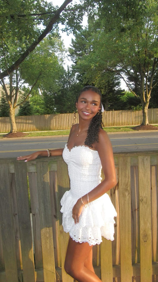 Chic White A-Line Strapless Sweetheart Neck Tiered Mini Graduation Gown Homecoming Dress TP2276