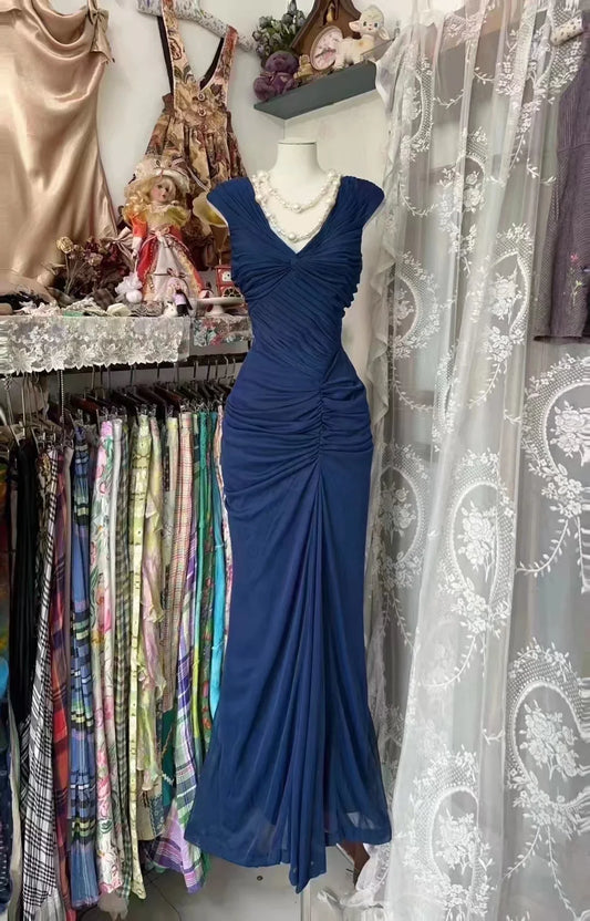 Vestido de noche vintage azul marino sin tirantes, sin mangas, con volantes y corte sirena de tul TP2317