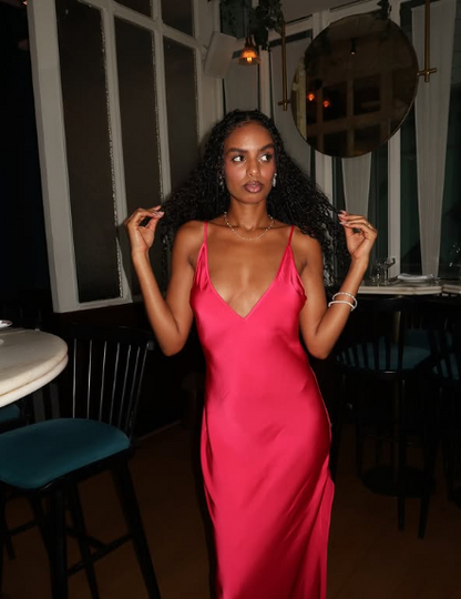 Vestido de noche rosa intenso con tirantes finos, escote bajo, satén, abertura hasta el suelo, TP2321