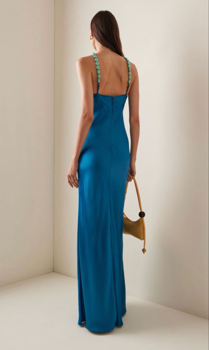 Elegante vestido de noche azul de satén con cuello halter y corte sirena, TP2325