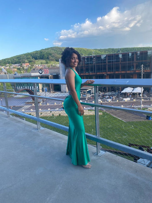 Hermoso vestido de noche formal de sirena con tirantes de satén, escote en V, sin mangas y espalda descubierta, TP2327