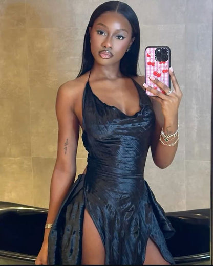 Vestido de fiesta corto elegante negro con cuello halter y abertura, TP2345