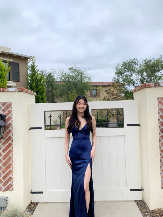 Vestido de dama de honor azul marino con tirantes finos, escote en V y abertura en satén, largo y formal, TP2356