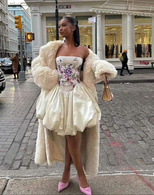 Vestido de fiesta corto elegante con tutú bordado, sin tirantes, color marfil, TP2357