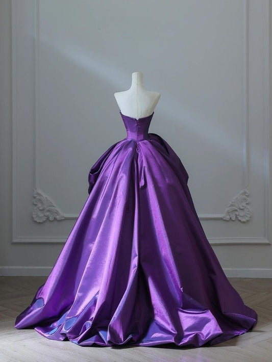 Precioso vestido de fiesta morado de satén con escote corazón, sin tirantes y corte A, TP2370