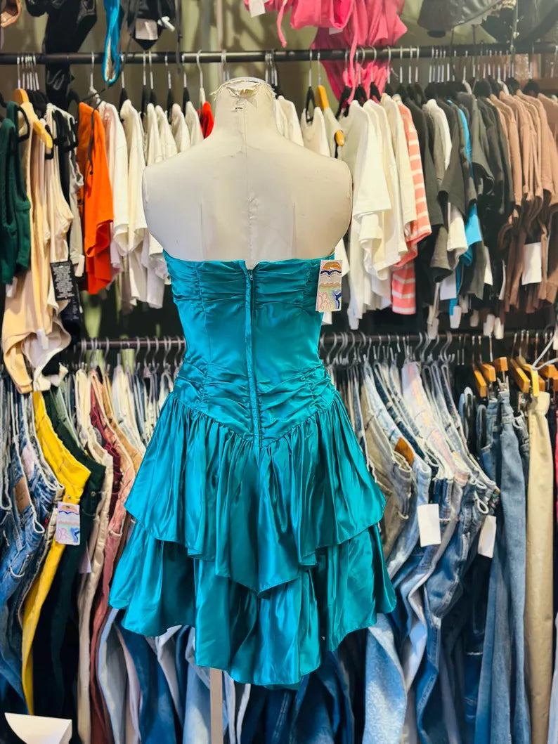 Vestido de fiesta vintage de satén sin mangas con escote en forma de corazón, corte A, corto, TP2388