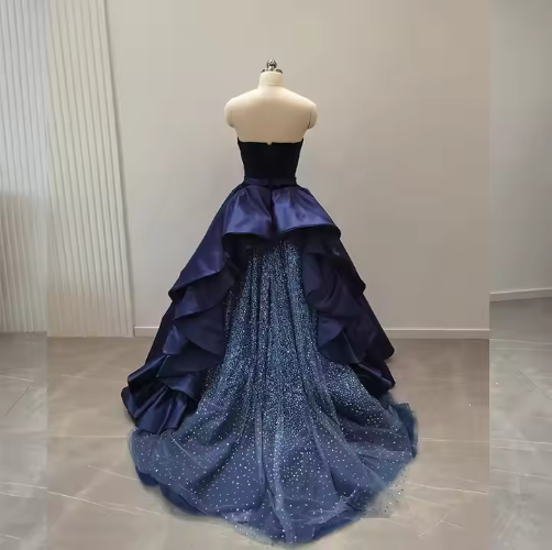 Vestido de noche elegante de satén en tul azul marino sin tirantes, corte A, TP2390