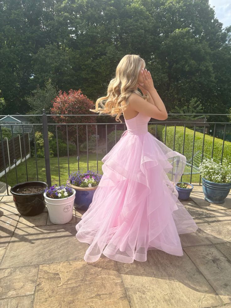Elegante vestido de dama de honor rosa con escote en A, tirantes finos, espalda descubierta, en capas de tul, largo, TP2401