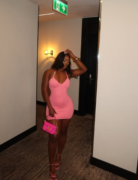 Vestido minivestido sexy rosa con cuello halter, sin mangas, ajustado, para fiesta de graduación, TP2425