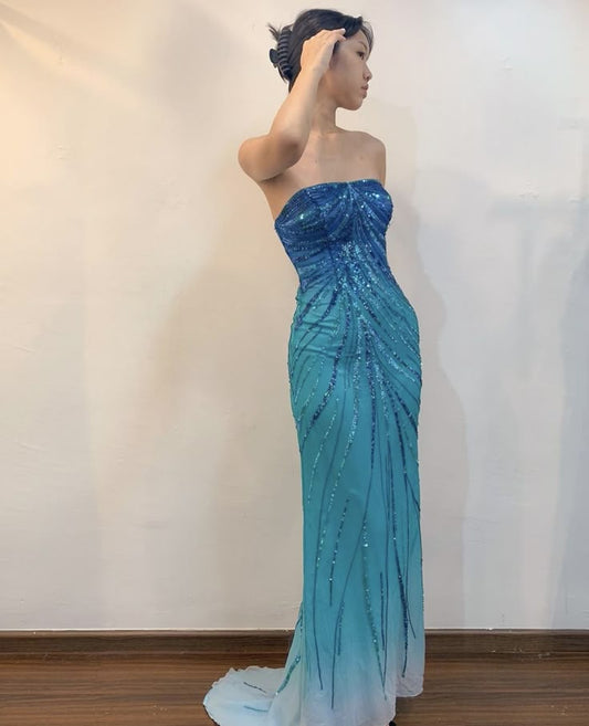 Elegante vestido de noche azul degradado, sin mangas, con hombros descubiertos y lentejuelas, corte sirena, largo hasta el suelo, TP2436