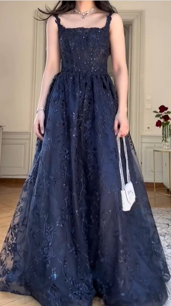 Elegante vestido de noche largo de encaje con tirantes azul marino, corte A, TP2551