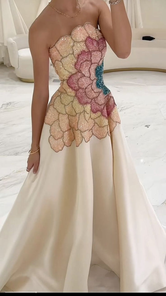 Elegante vestido de noche formal de satén con cuentas y corte en A, largo, sin tirantes, TP2558